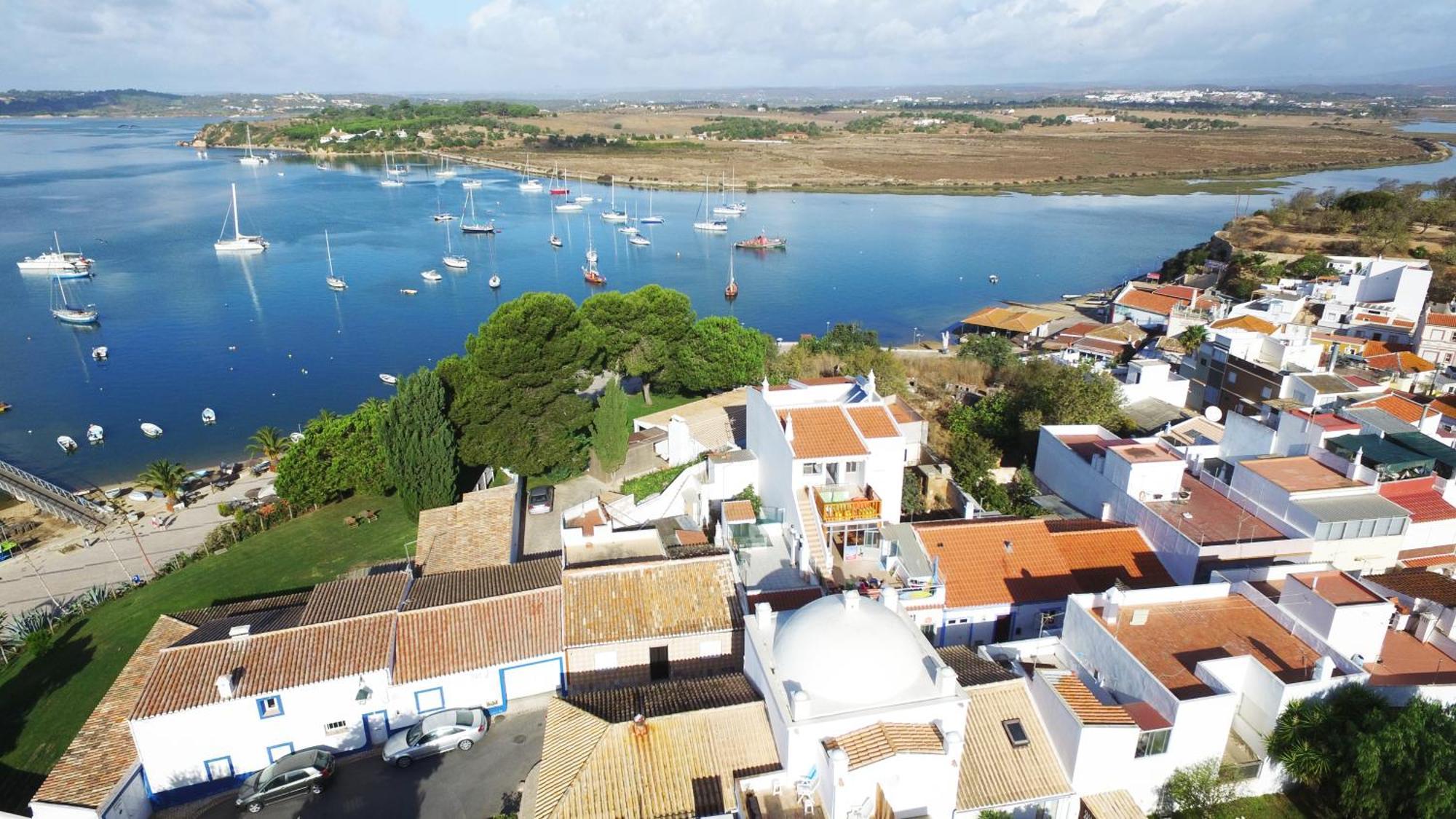 Ria Hostel Alvor Portimão Exteriör bild
